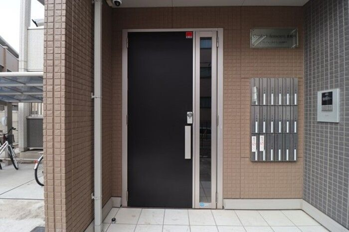 コンフォールドミール北松戸のエントランス