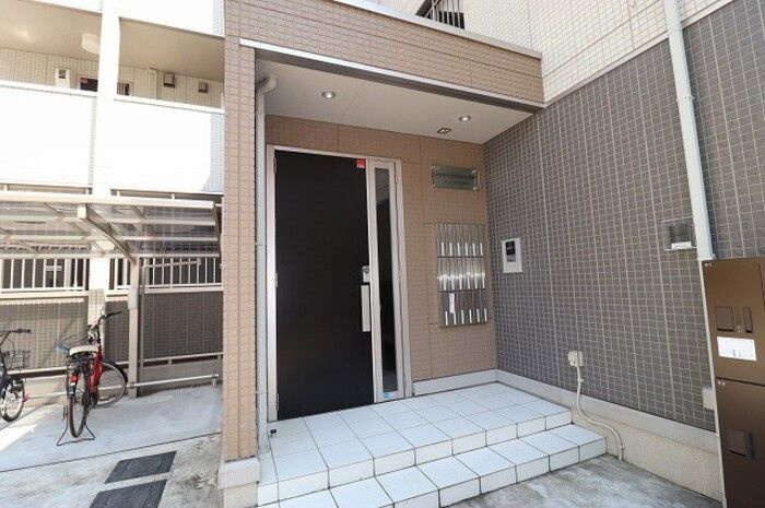 コンフォールドミール北松戸のエントランス