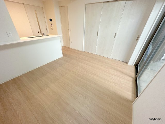 ATKレジデンスなんば　仲介手数料無料の居間・リビング
