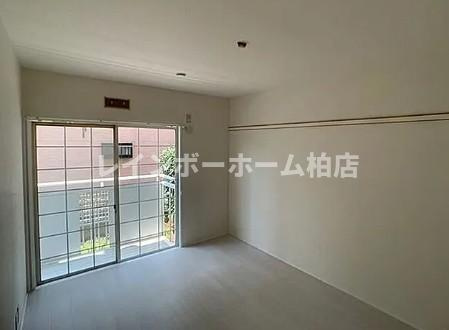 特典：仲介手数料が無料です!!の居間・リビング|使いやすいリビングです