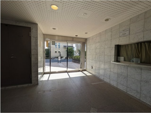 ★仲介手数料無料★コスモ久地のエントランス