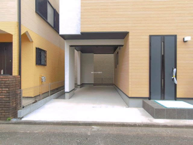 ふじみ野市丸山の新築一戸建の駐車場