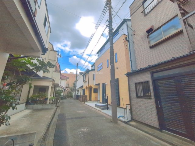 ふじみ野市丸山の新築一戸建の前面道路含む現地写真|北東側約4ｍの前面道路