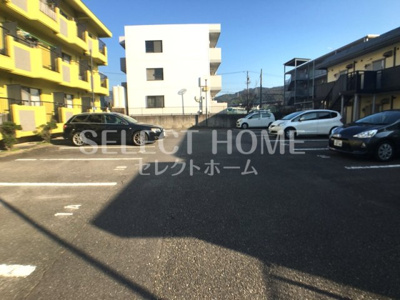 【駐車場】 | キャピタルハイツＡ | 駐車場に車を止められます