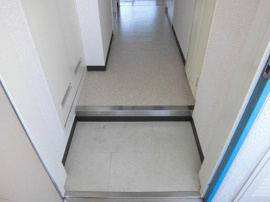 玄関も明るさ十分とれてます