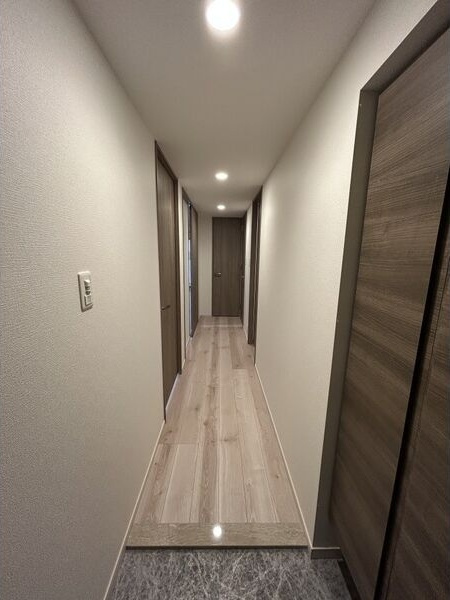 S-RESIDENCE亀島駅前blaze(ブレイズ)の玄関