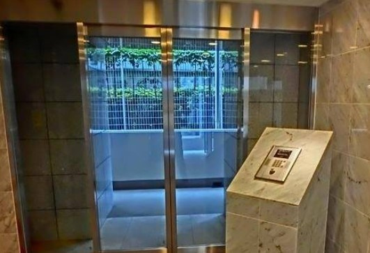 グランヴァン荻窪Ⅱのエントランス