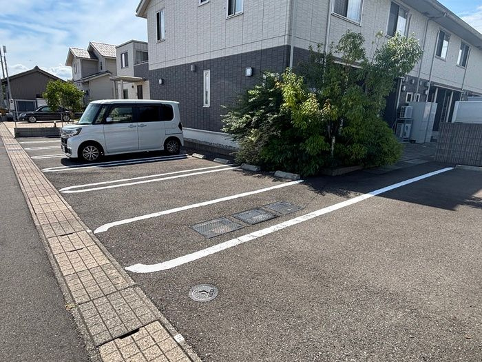 Solana(ソラーナ)の駐車場