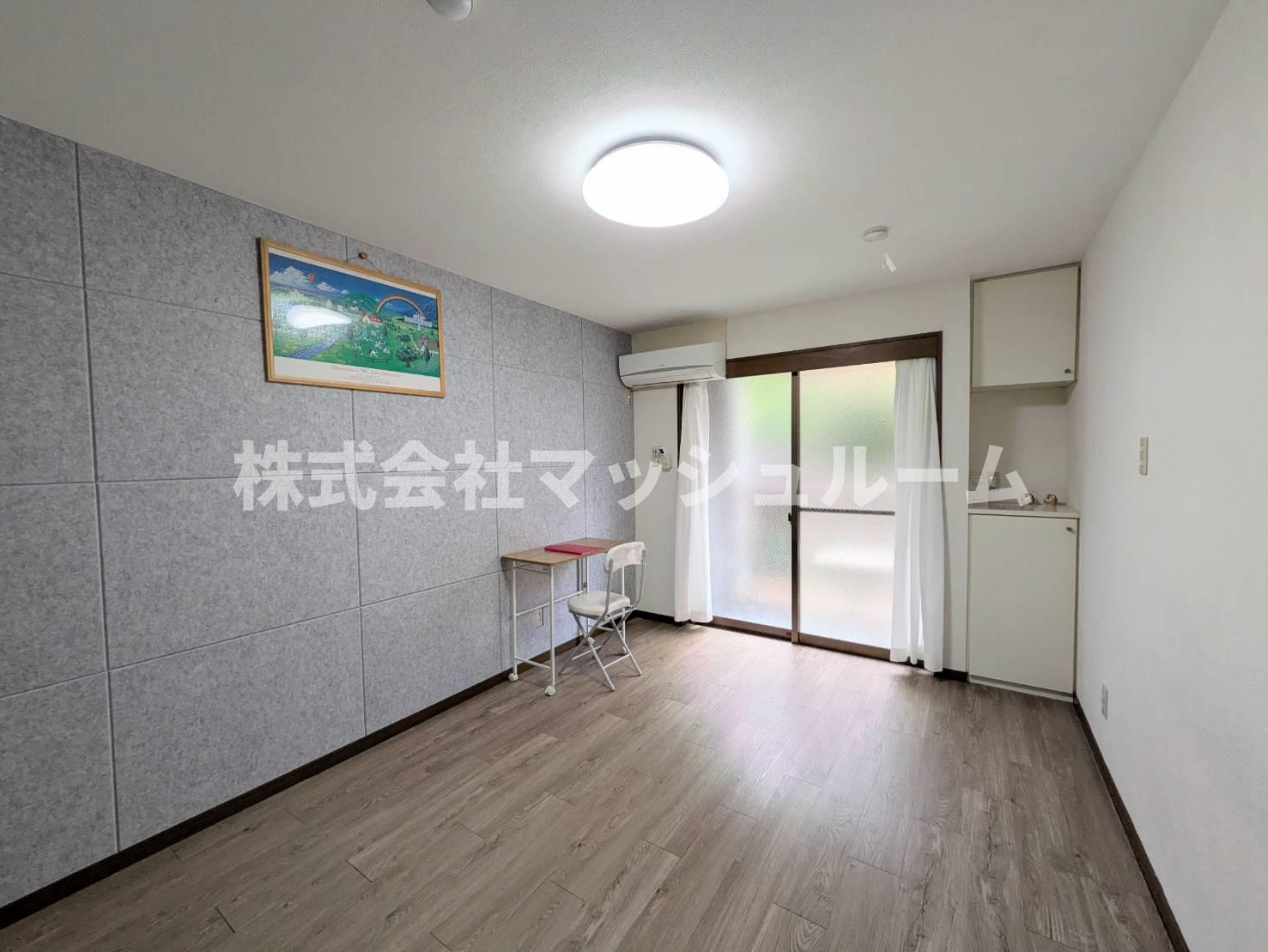 中野区大和町２丁目のアパートの居間・リビング