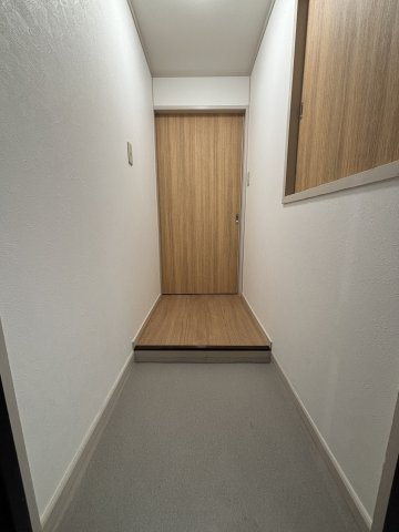 テングッド西新eastの玄関|明るい玄関です