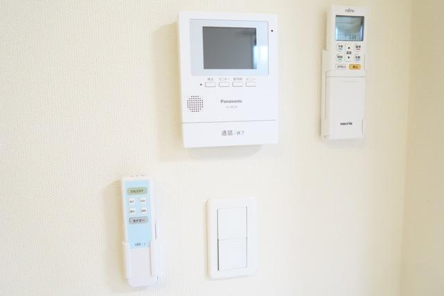 かがやきの内装|カメラ付インターホン