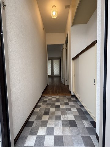 クレストパーク中台の玄関