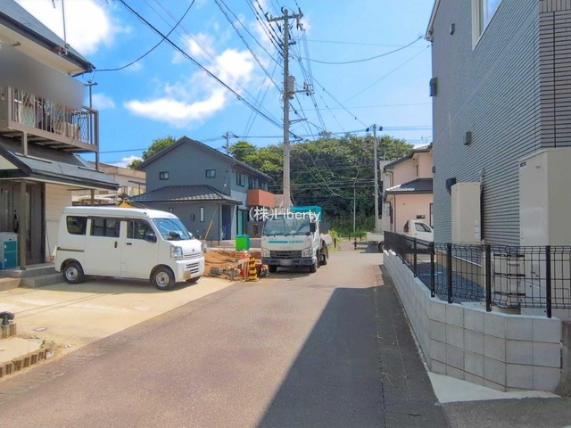 つくばみらい市陽光台2期　新築戸建の前面道路含む現地写真