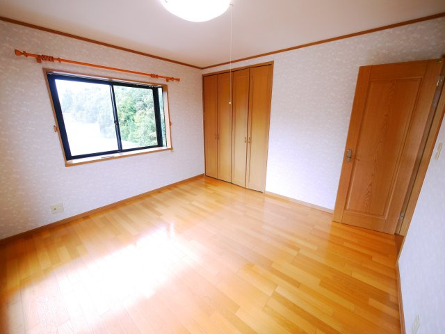 長生郡白子町南日当　中古戸建の外観|平成14年12月築 大理石調の玄関ホール リビング約25帖IHクッキングヒーター 駐車2台可