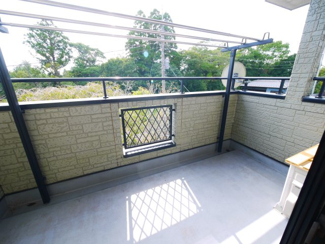 長生郡白子町南日当　中古戸建の庭|平成14年12月築 大理石調の玄関ホール リビング約25帖IHクッキングヒーター 駐車2台可