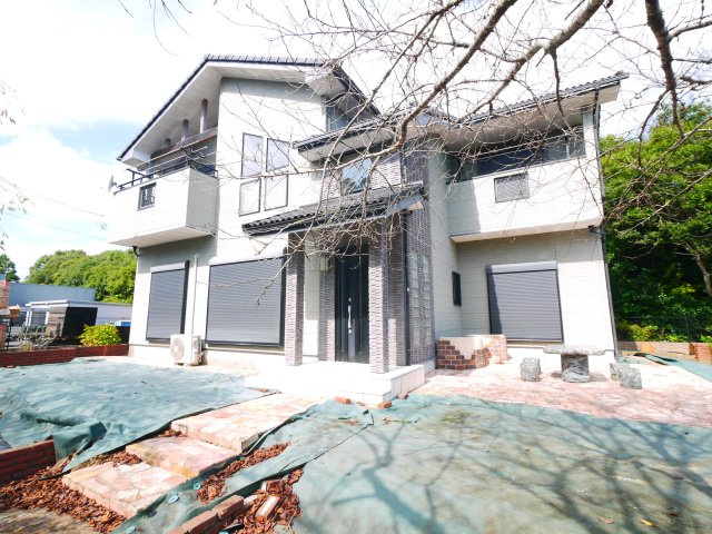 長生郡白子町南日当　中古戸建の外観|平成14年12月築 大理石調の玄関ホール リビング約25帖IHクッキングヒーター 駐車2台可