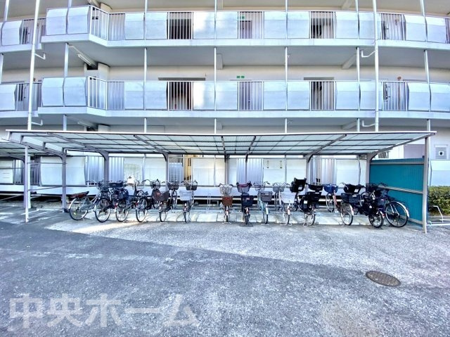 ネオコーポ亀有の駐輪場|【自転車置き場】最新の空き状況や費用などの詳細は担当スタッフまでお問い合わせください。