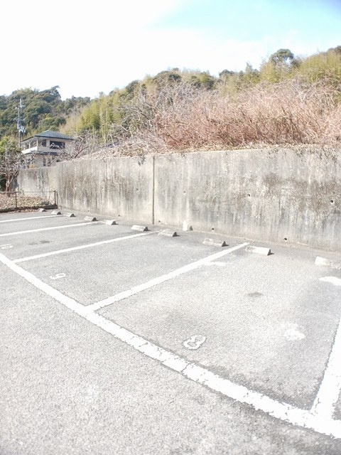 ラ・フォーレ　緑ヶ丘　Ｉの駐車場|駐車場