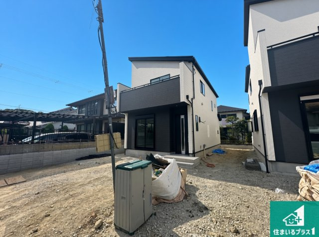 ●29(土)30(日)現地説明会！　生駒市真弓　新築一戸建ての外観|安心の10年保証！外観を美しく保ち、雨水で汚れを落とします！気になることがありましたら、お気軽にお問い合わせください！