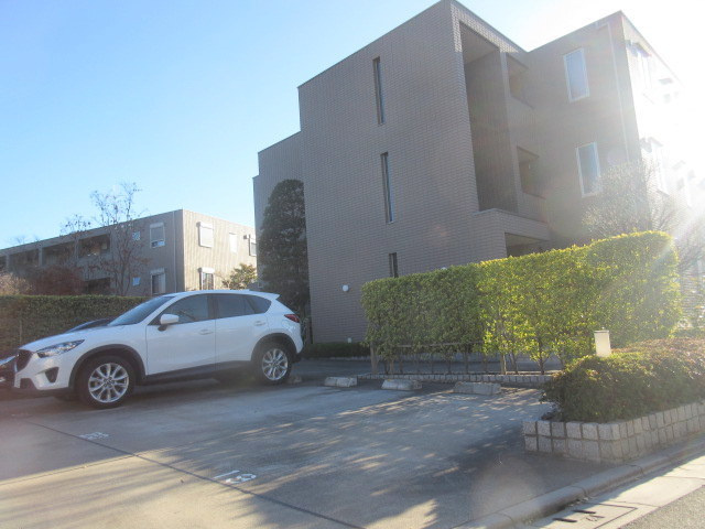 扇グリーンヴィレッジ　Ｄの駐車場|★敷地内有料駐車場★