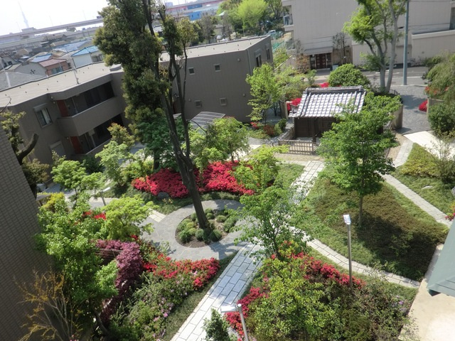 扇グリーンヴィレッジ　Ｄのその他共用部分|★中庭には四季折々の植栽があふれており入居者様を迎えてくれます★