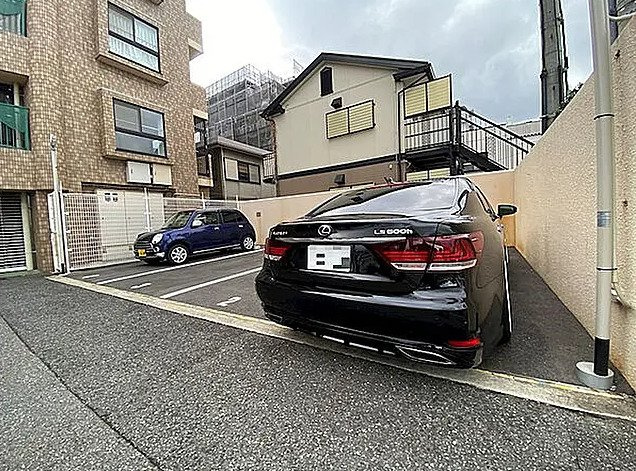 ライオンズマンション須磨マリンビューの駐車場