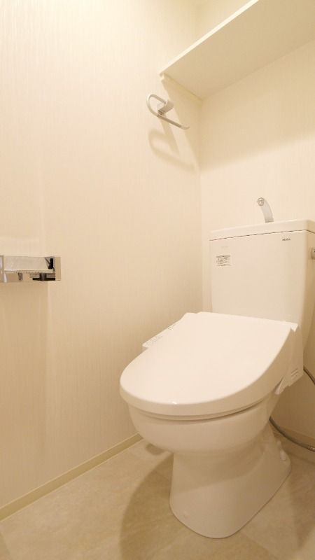 大阪市浪速区恵美須西１丁目の賃貸マンションのトイレ