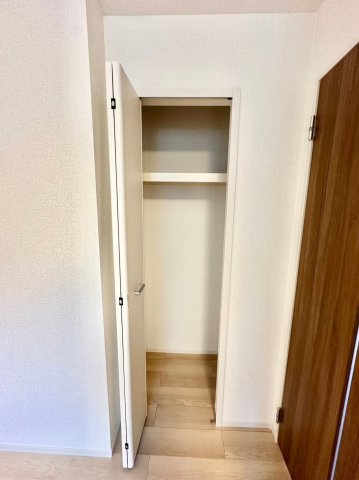 ヴィラ　ドゥ　グレーヌ梅ケ谷Ｄの収納