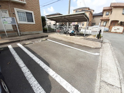 【駐車場】 | モデルン－ミーツ． | 駐車場があるので、車を買う予定の方も安心です