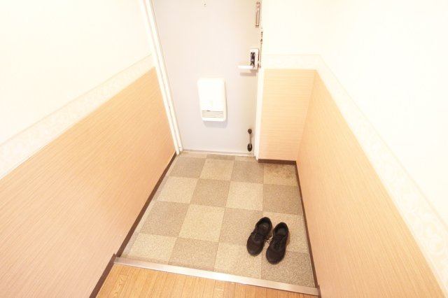ツインパレス北伊丹の玄関