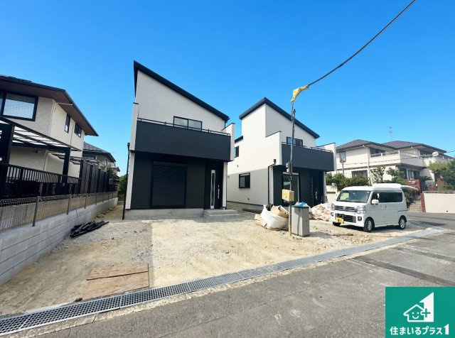 生駒市真弓　新築一戸建ての外観|現在建築中！落ち着いた街並みで新生活を始めることが出来そう！周辺の物件も併せてご紹介させて頂きます！