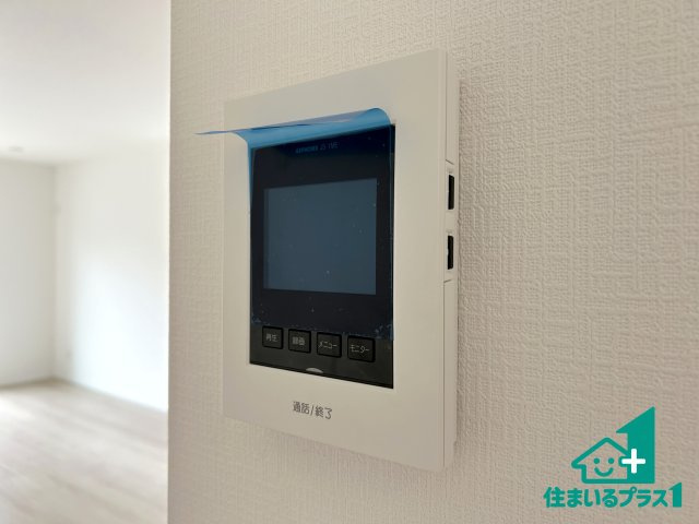 ●3(土)4(日)現地説明会！　生駒市真弓　新築一戸建ての防犯設備|カラーモニターインターホン！声だけでなく来訪者の姿や顔がモニターで確認できるので、小さなお子様がいらっしゃるご家庭でも安心できます！