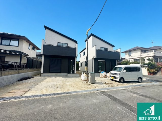 生駒市真弓　新築一戸建ての外観|現在建築中！落ち着いた街並みで新生活を始めることが出来そう！周辺の物件も併せてご紹介させて頂きます！
