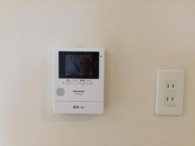 サンスリーの内装|カメラ付インターホン
