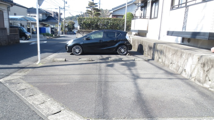 【駐車場】