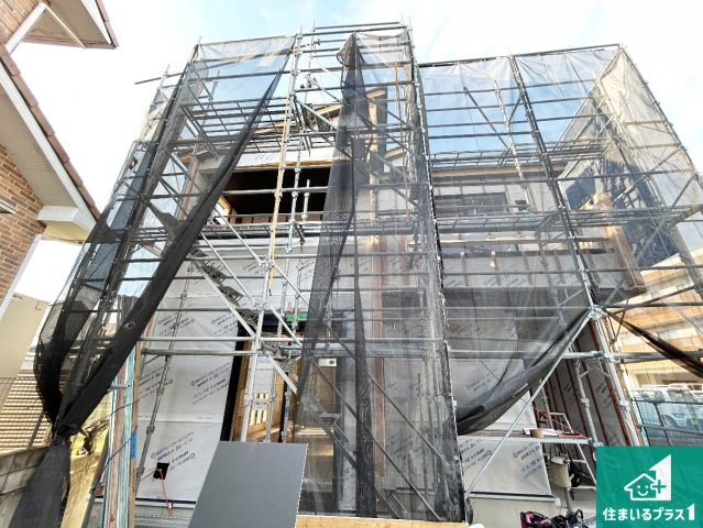 ●天理市平等坊町　新築一戸建ての外観|現在の進捗状況です！順調に作業進行中、完成が待ち遠しいです！詳細の間取り等、お気軽にお問い合わせください！