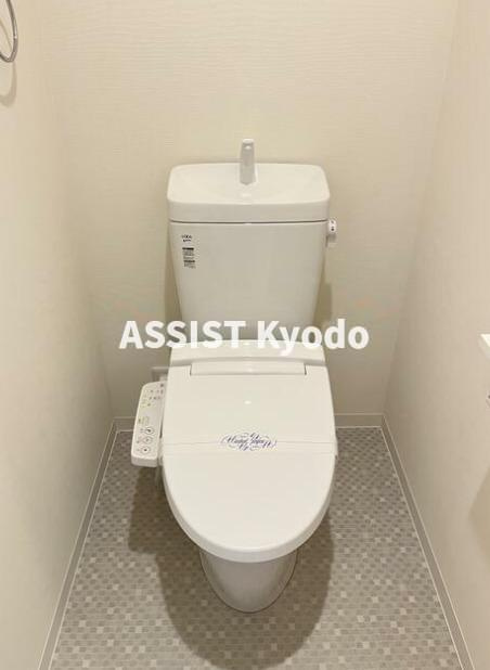 世田谷区経堂５丁目の賃貸マンションのトイレ