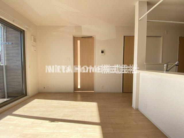 セレンの内装|南向きのお部屋で日差しが差し込みます☆彡
独立した洋室が2部屋の2LDK◆