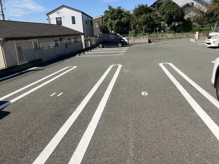 サンフラワー須屋の駐車場