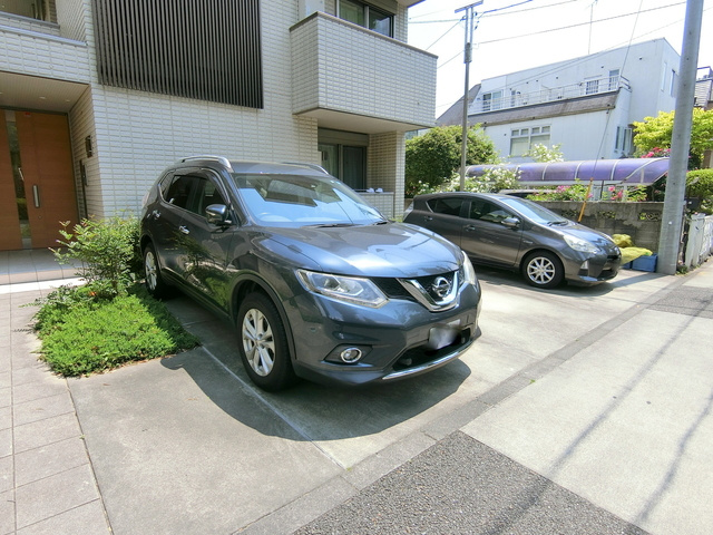 日野市多摩平５丁目の賃貸マンションの駐車場