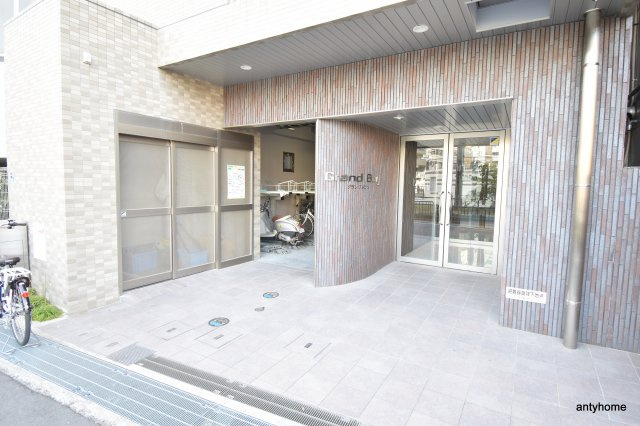 グランブルジュ　仲介手数料無料のエントランス