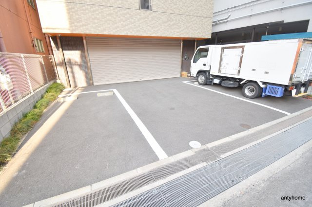 グランブルジュ　仲介手数料無料の駐車場