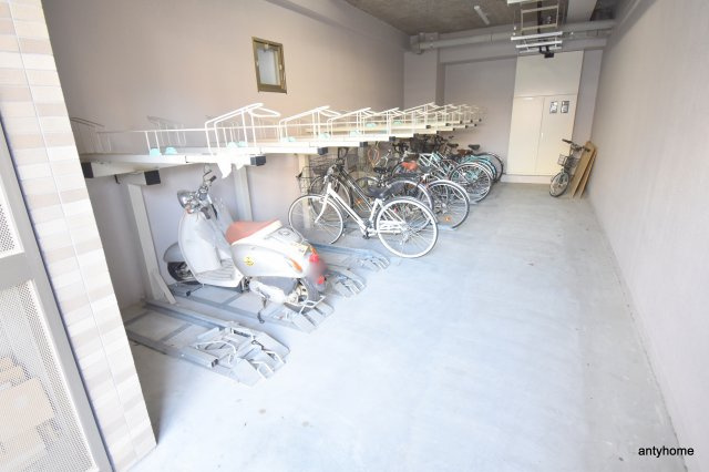 グランブルジュ　仲介手数料無料の駐車場