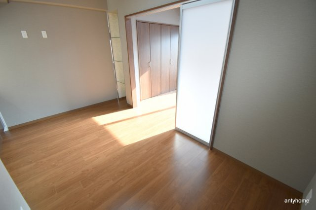 グランブルジュ　仲介手数料無料の寝室