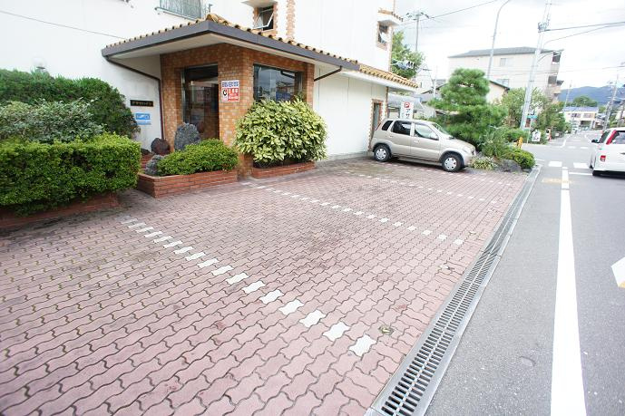 アサワハイツの駐車場
