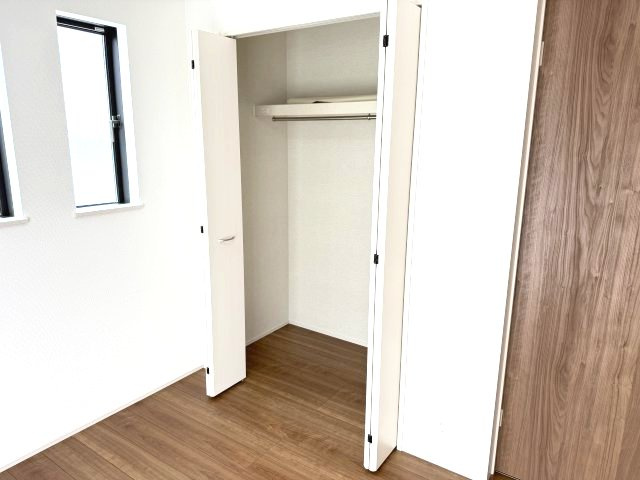 ハートフルタウン 前橋市六供町1丁目33番　Ａ号棟の収納|【イメージ画像】1階洋室収納です
