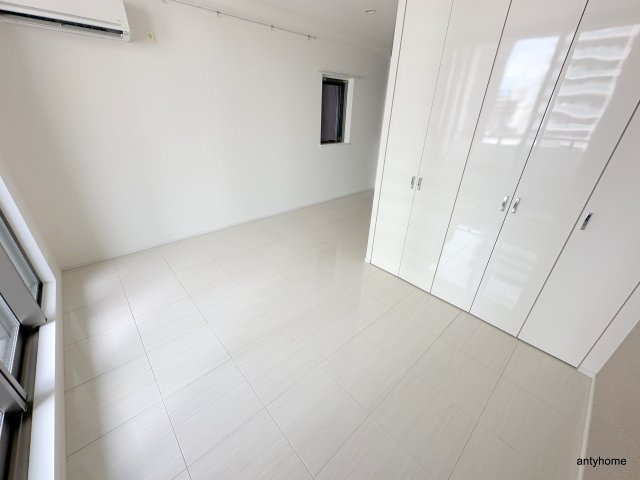 ガリレイ新町　仲介手数料無料の居間・リビング