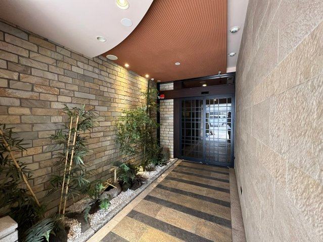 ジューム南船場のエントランス