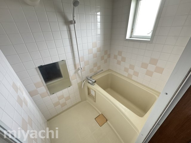 フレグランスコスモ　Cの浴室