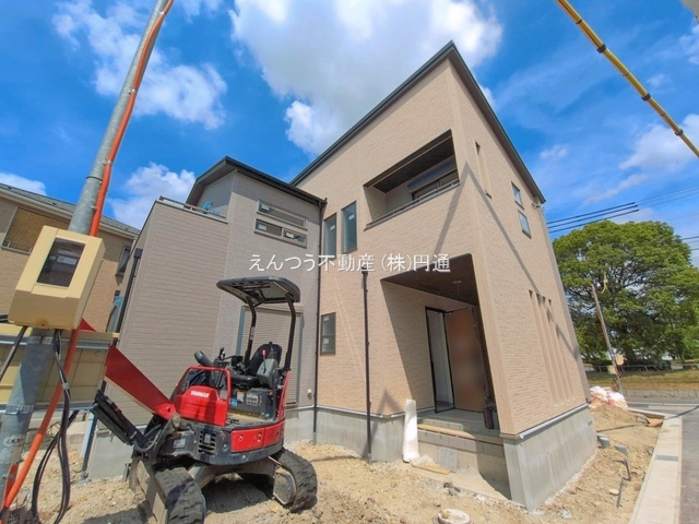 ブルーミングガーデン春田野2丁目の前面道路含む現地写真